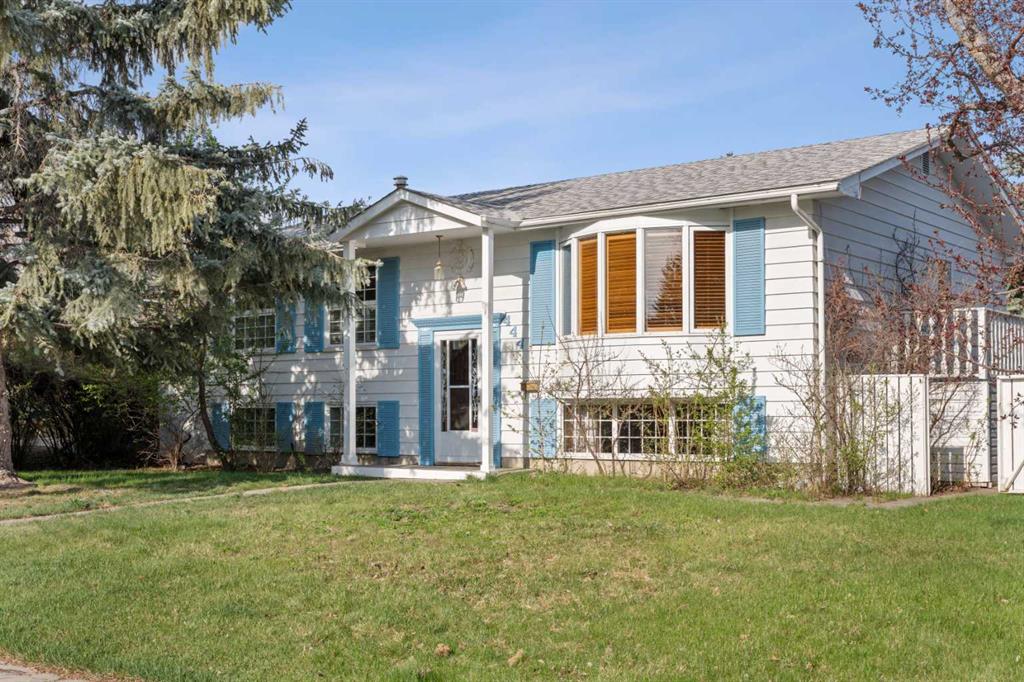 Picture of 444 Woodland Crescent SE, Calgary Real Estate Listing