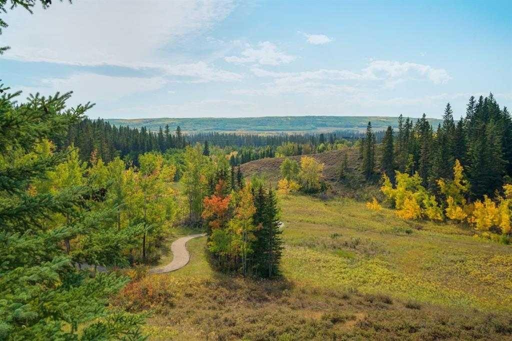 Picture of 56 Discovery Woods Villas SW, Calgary Real Estate Listing