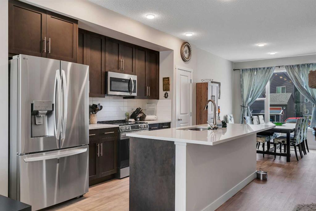 Picture of 76 Carrington Boulevard NW, Calgary Real Estate Listing