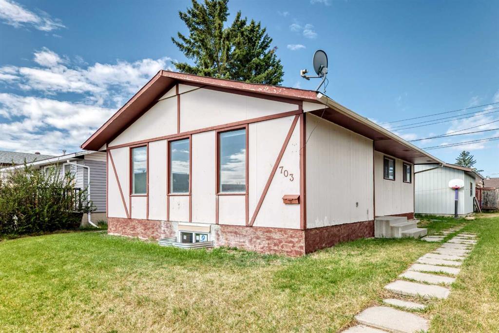 Picture of 703 58 Street SE, Calgary Real Estate Listing