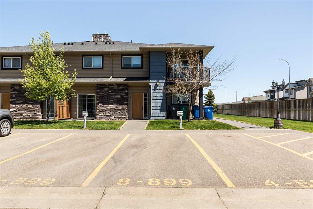 Picture of 8, 899 Mt Sundance Manor W, Lethbridge Real Estate Listing
