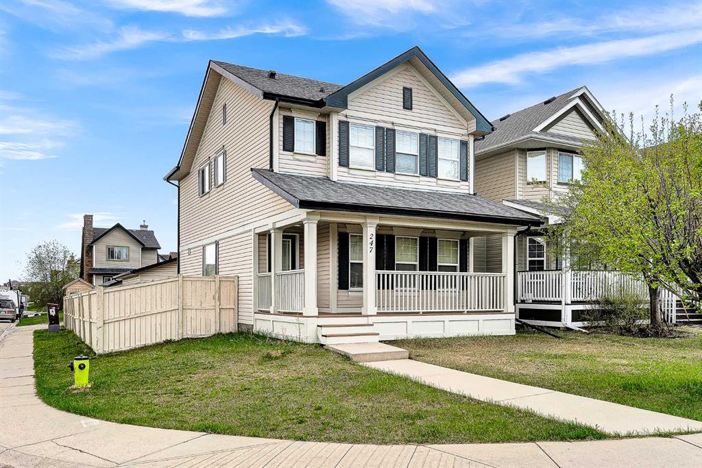 Picture of 247 Evermeadow Avenue SW, Calgary Real Estate Listing