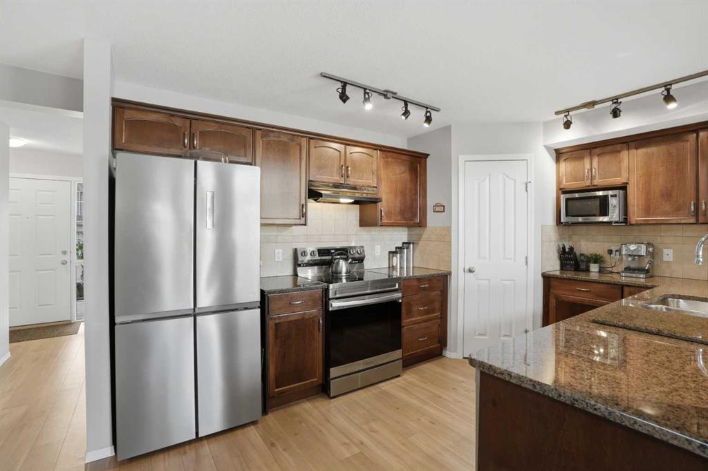 Picture of 87 Bridlecrest Road SW, Calgary Real Estate Listing