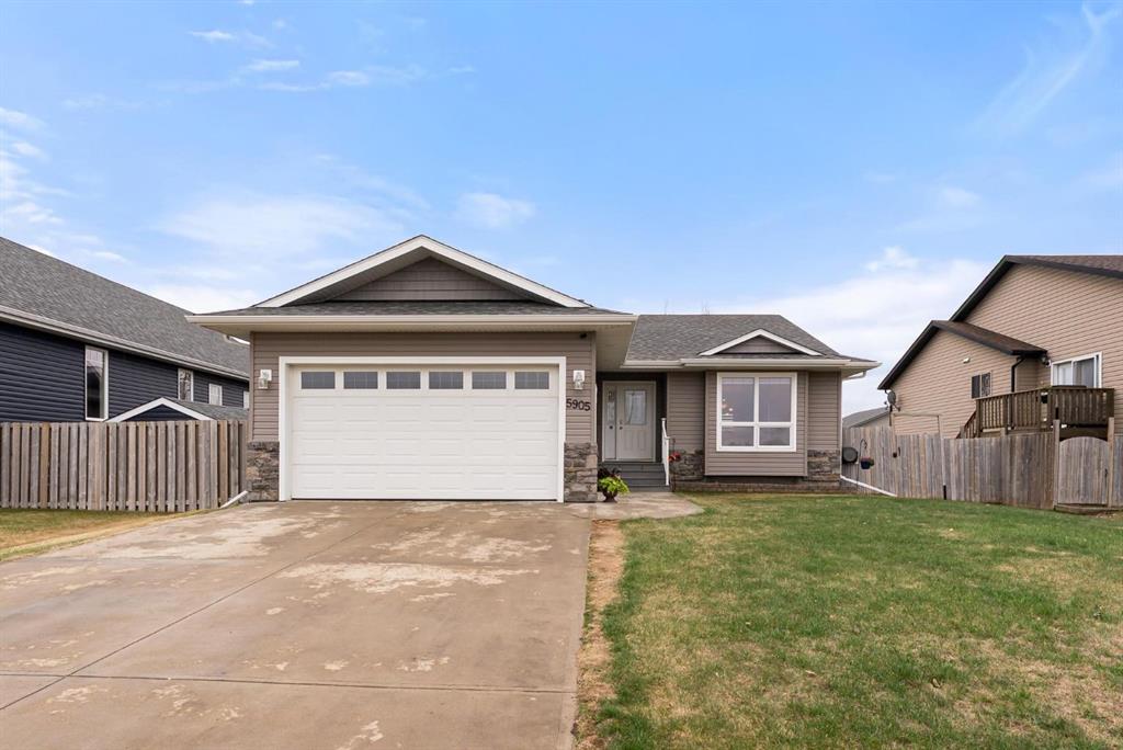 Picture of 5905 53 Avenue , Stettler Real Estate Listing