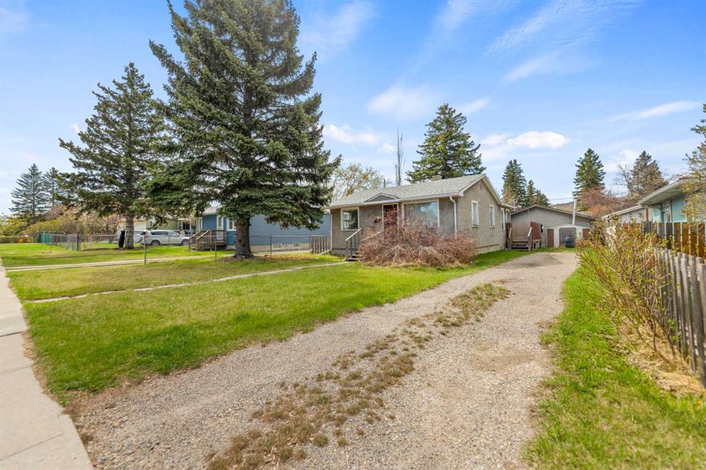 Picture of 6435 34 Avenue NW, Calgary Real Estate Listing