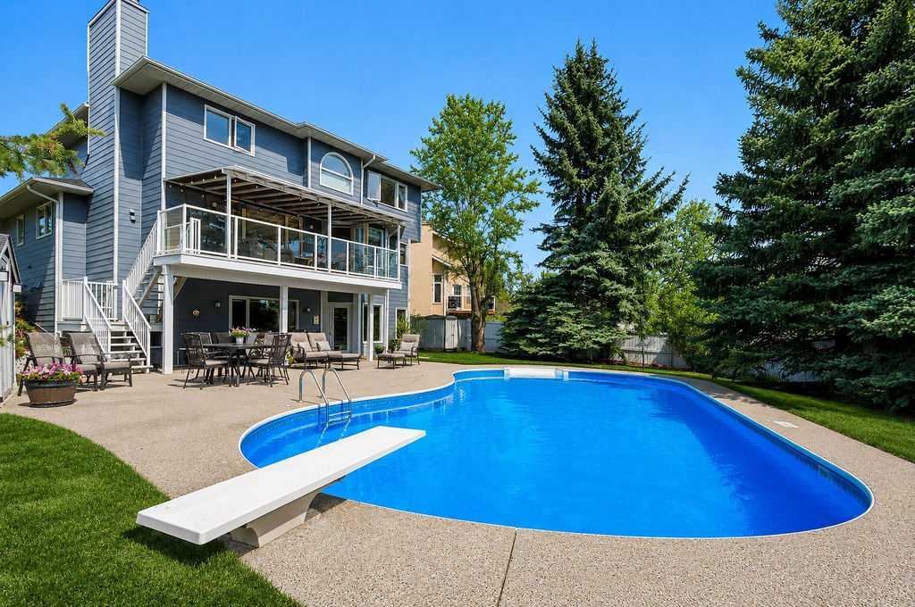 Picture of 42 Evergreen Terrace SW, Calgary Real Estate Listing
