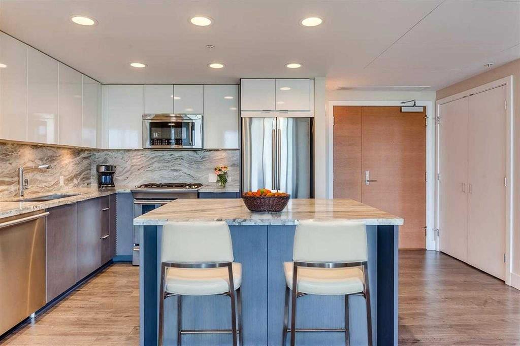 Picture of 1404, 519 Riverfront Avenue SE, Calgary Real Estate Listing