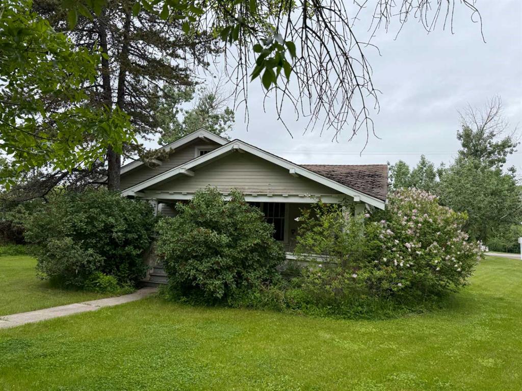 Picture of 502 1 Street S, Vulcan Real Estate Listing