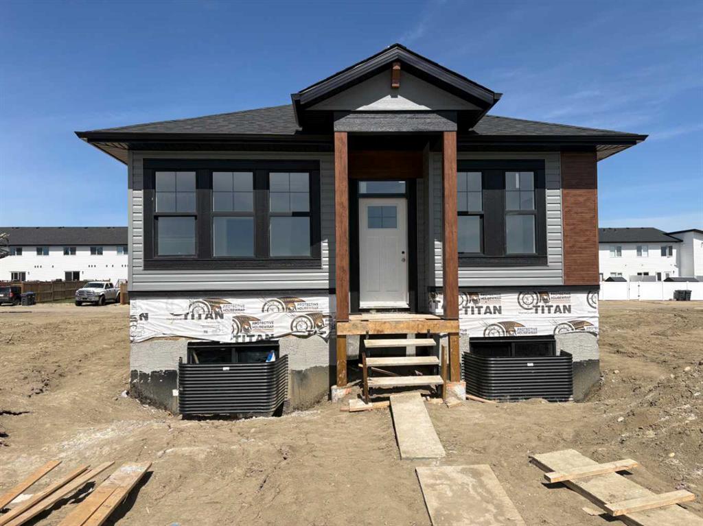 Picture of 25 Ian Way , Sylvan Lake Real Estate Listing