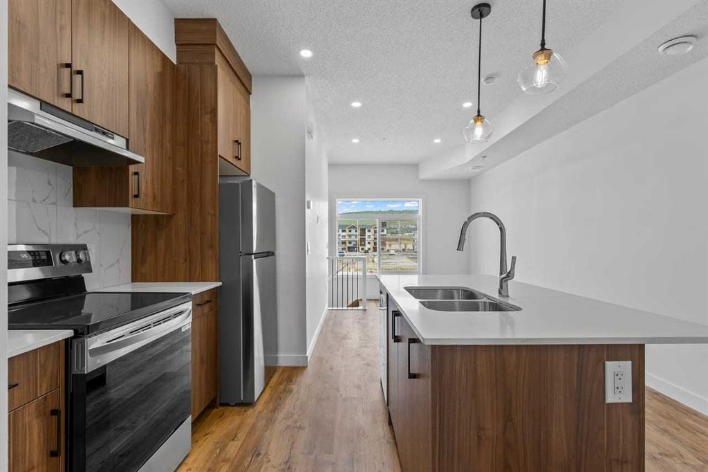 Picture of 118, 156 Park Street , Cochrane Real Estate Listing