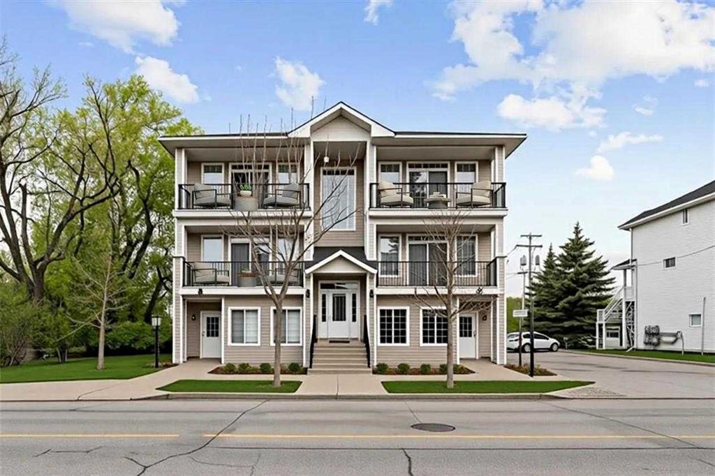 Picture of 201, 29 N Railway Street , Okotoks Real Estate Listing