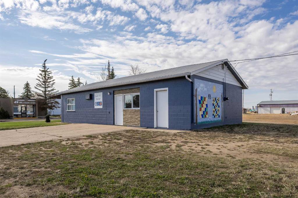 Picture of 5038 49 Street , Daysland Real Estate Listing