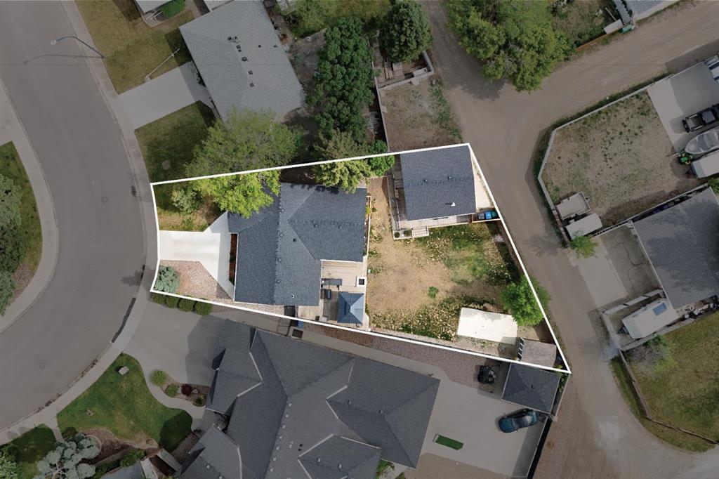 Picture of 613 33 Street S, Lethbridge Real Estate Listing