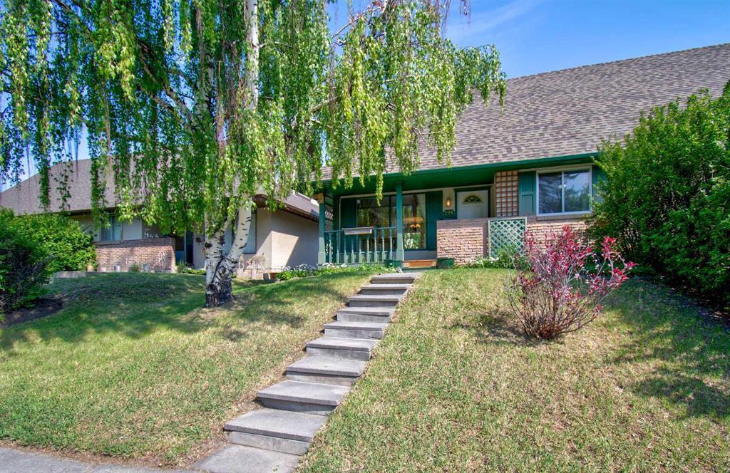 Picture of 294 Southampton Drive SW, Calgary Real Estate Listing