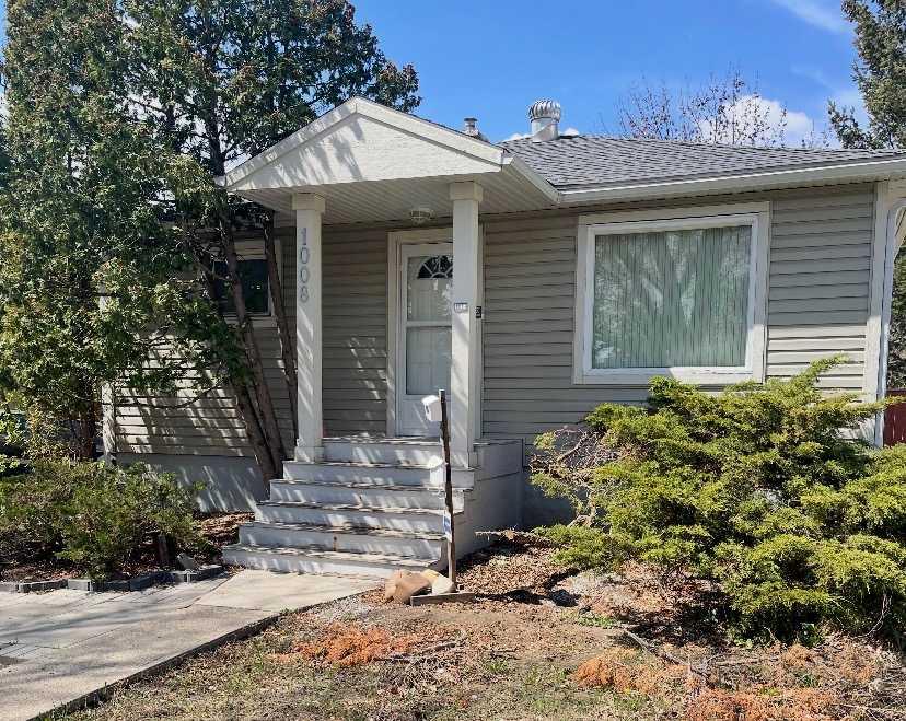 Picture of 1008 17 Street S, Lethbridge Real Estate Listing