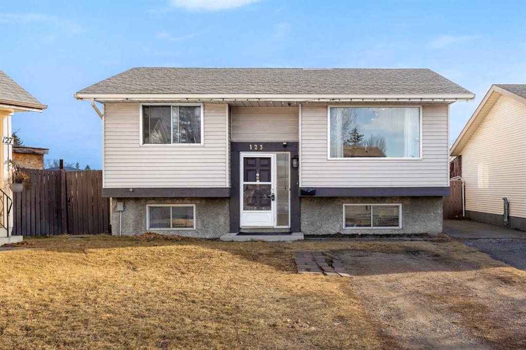 Picture of 123 Radley Place SE, Calgary Real Estate Listing