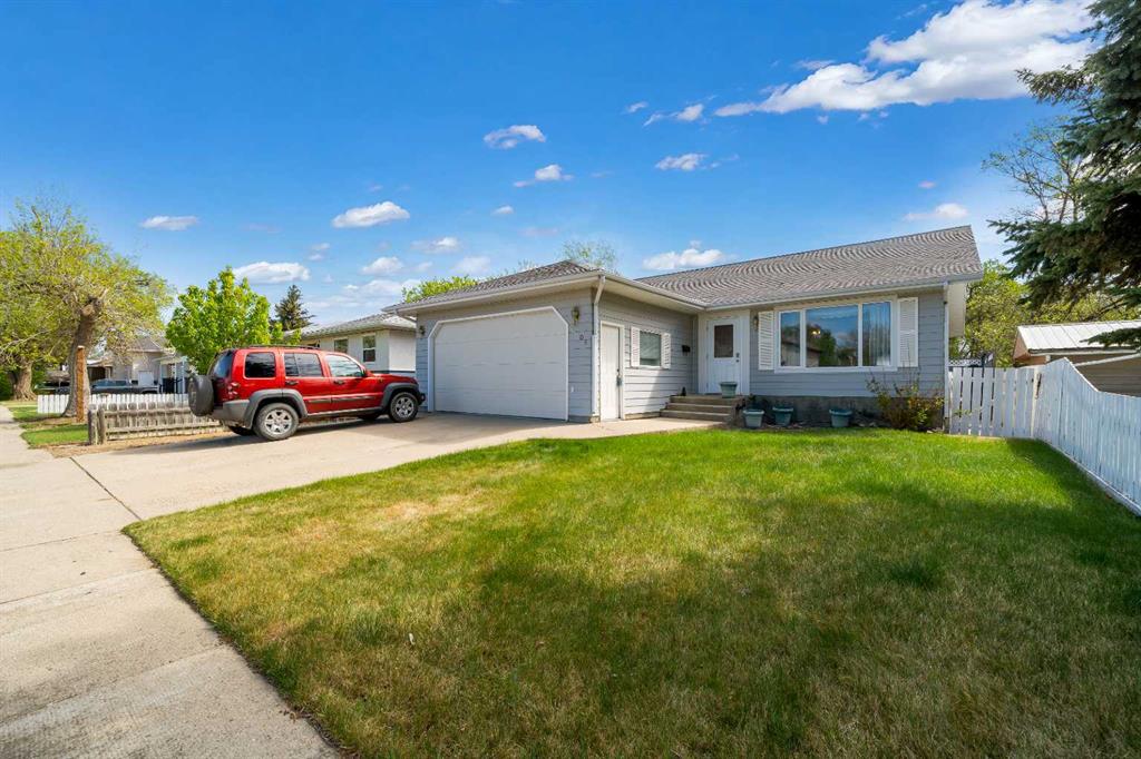 Picture of 5205 55 Street , Taber Real Estate Listing