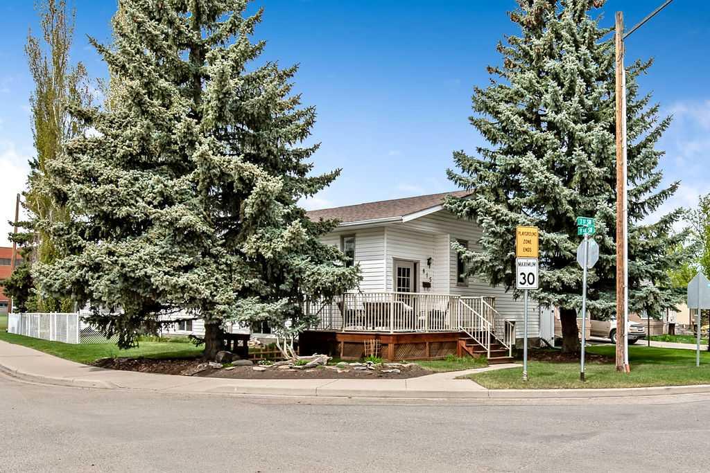Picture of 815 3 Street SW, High River Real Estate Listing