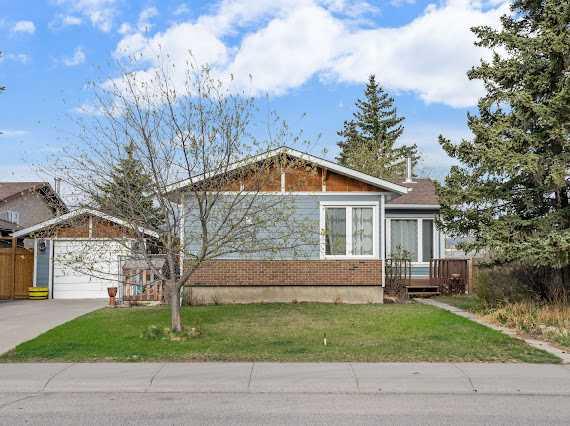 Picture of 126 Glenhill Drive , Cochrane Real Estate Listing