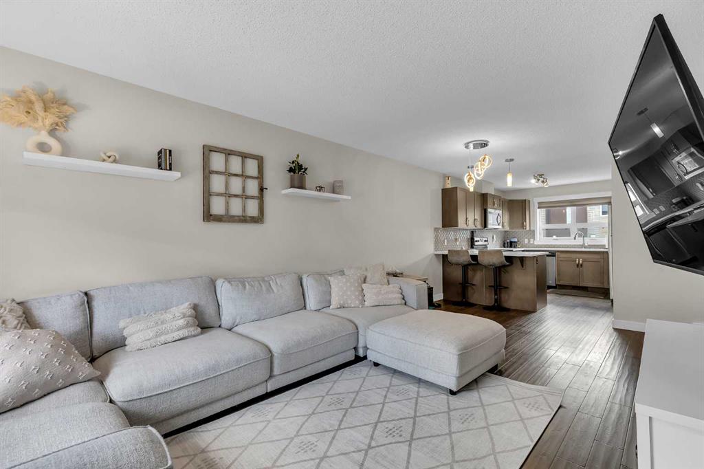 Picture of 305, 2461 Baysprings Link SW, Airdrie Real Estate Listing
