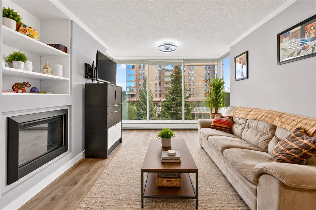 Picture of 408, 4555 Varsity Lane NW, Calgary Real Estate Listing