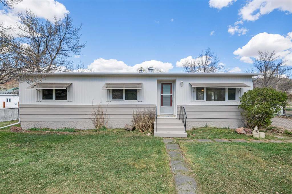 Picture of 416 2 Avenue , Drumheller Real Estate Listing