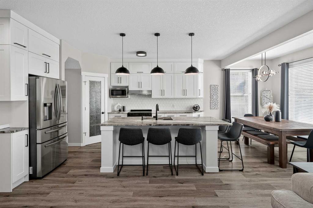 Picture of 176 Chapalina Heights SE, Calgary Real Estate Listing