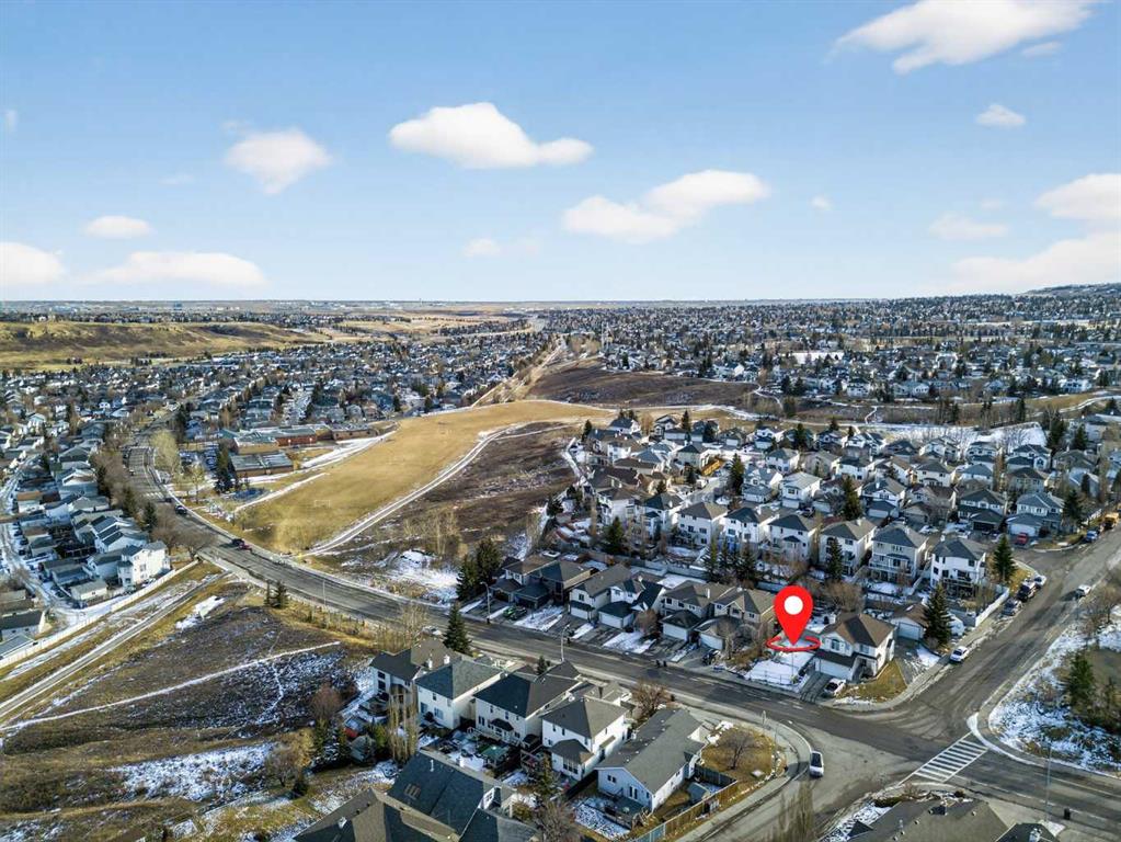 Picture of 10929 Hidden Valley Drive NW, Calgary Real Estate Listing