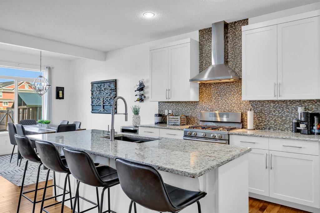 Picture of 30 Cranarch View SE, Calgary Real Estate Listing