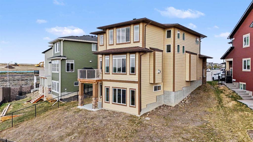 Picture of 30 Evansborough View NW, Calgary Real Estate Listing