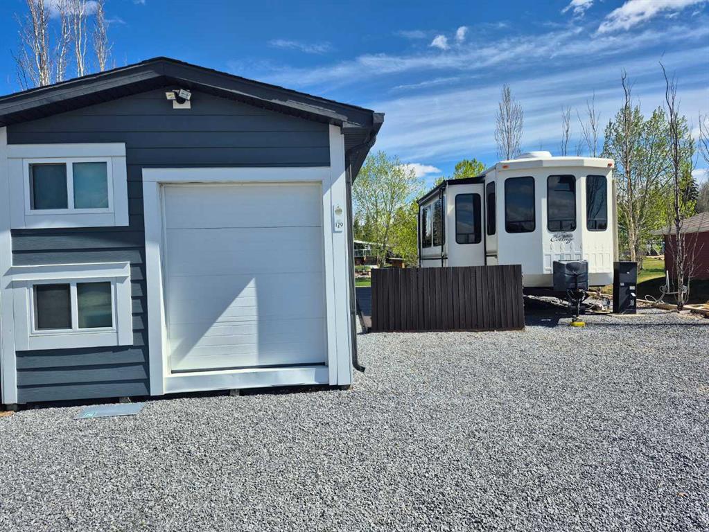Picture of 179A, 10046 Township Road 422  , Rural Ponoka County Real Estate Listing