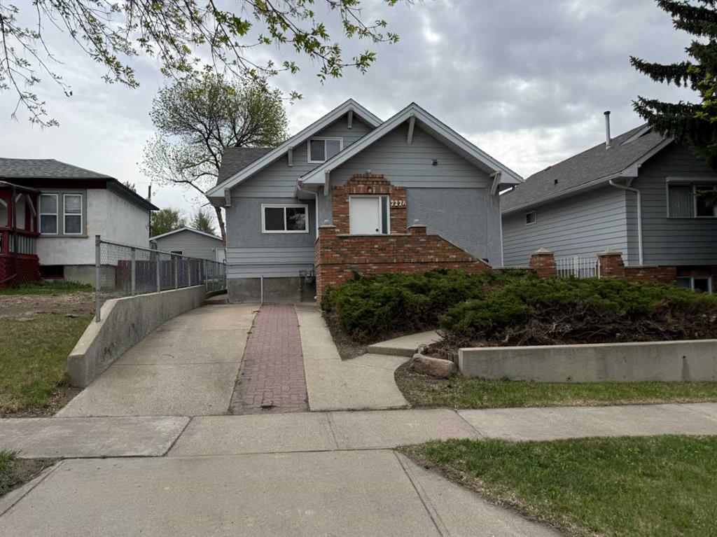 Picture of 727 8 Street S, Lethbridge Real Estate Listing