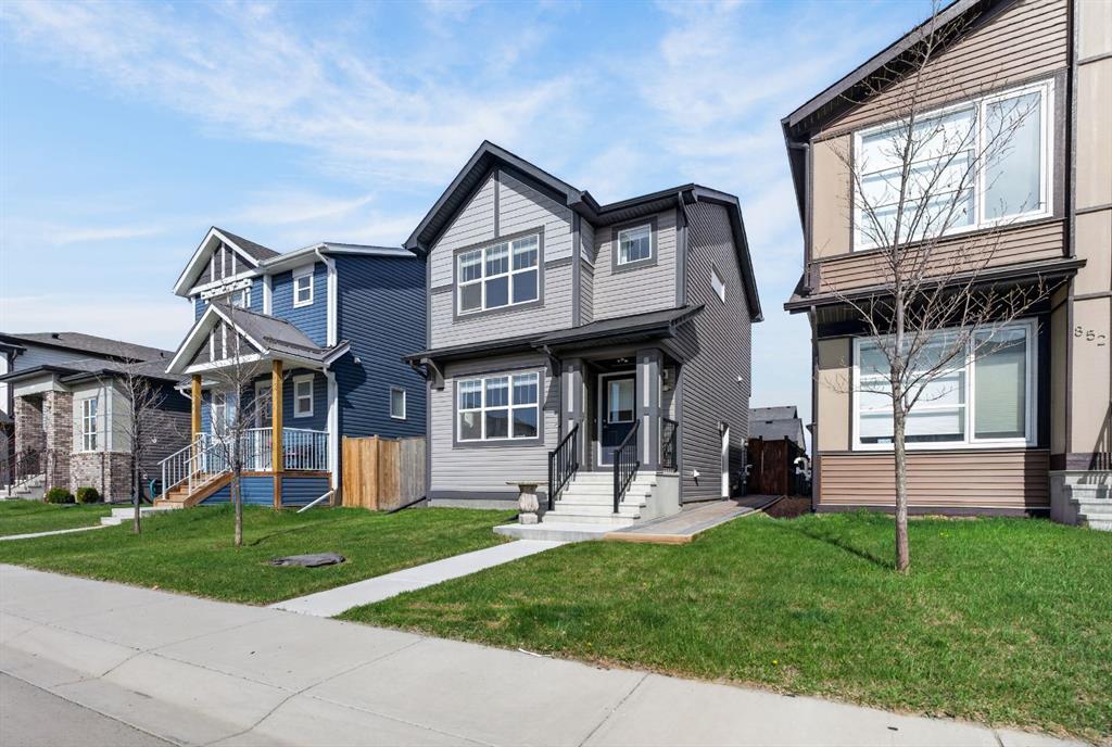 Picture of 848 Chinook Gate Parade SW, Airdrie Real Estate Listing