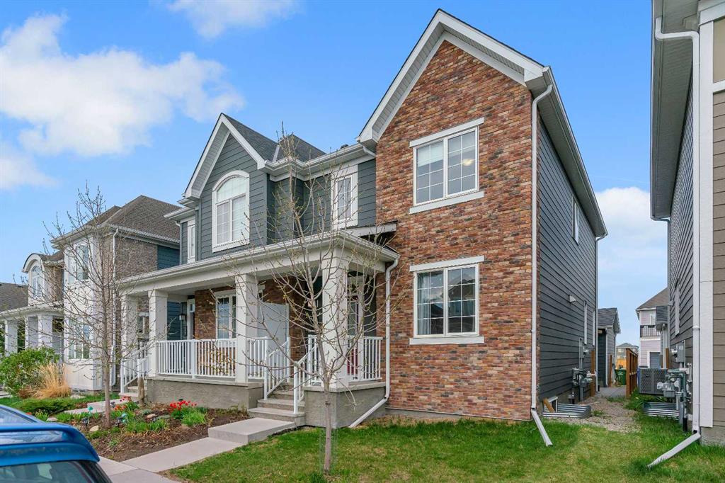 Picture of 129 Yorkville Manor SW, Calgary Real Estate Listing