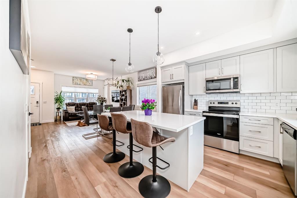 Picture of 109, 525 River Heights Drive , Cochrane Real Estate Listing