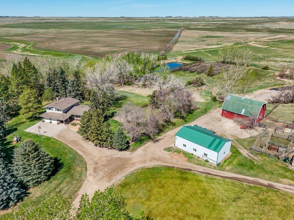 Picture of 7022 Township Road 120  , Rural Cypress County Real Estate Listing