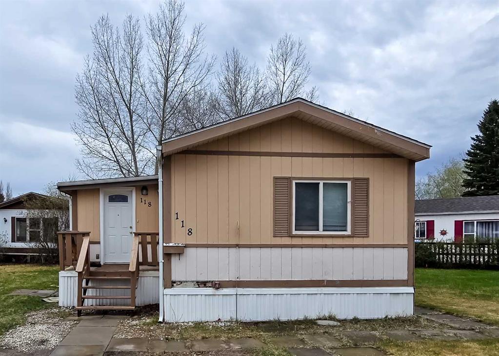 Picture of 118 PARKLAND Acres , Lacombe Real Estate Listing