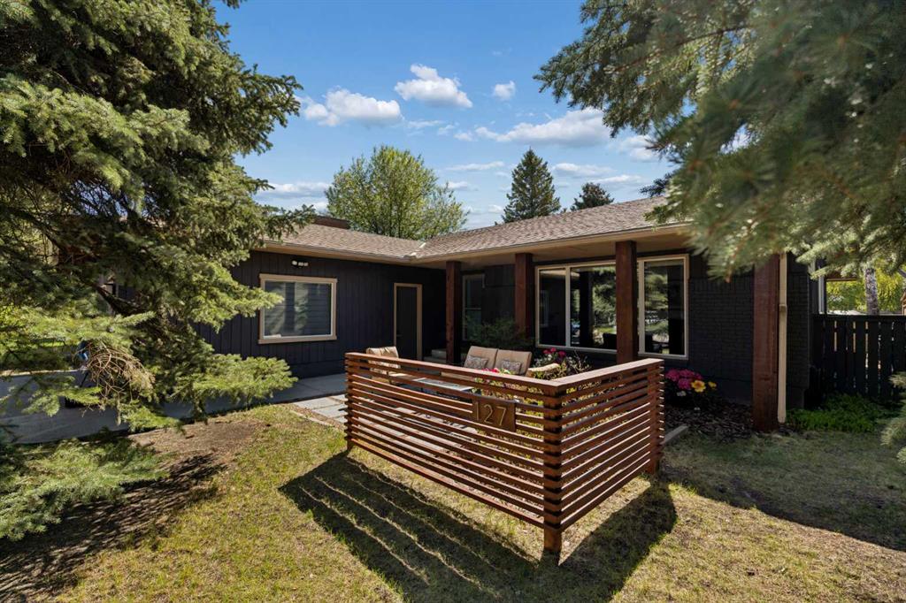 Picture of 127 Parkglen Crescent SE, Calgary Real Estate Listing