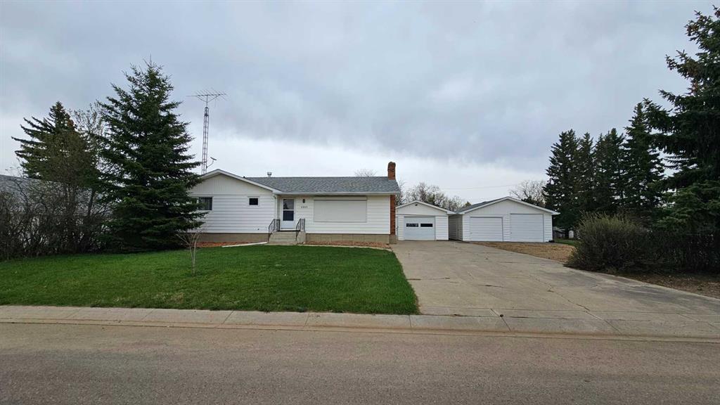 Picture of 5209 51 Street , Castor Real Estate Listing