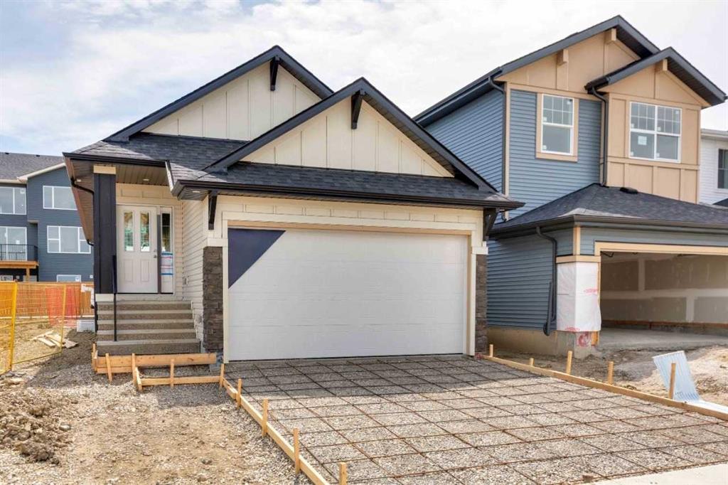 Picture of 73 Southborough Square , Cochrane Real Estate Listing