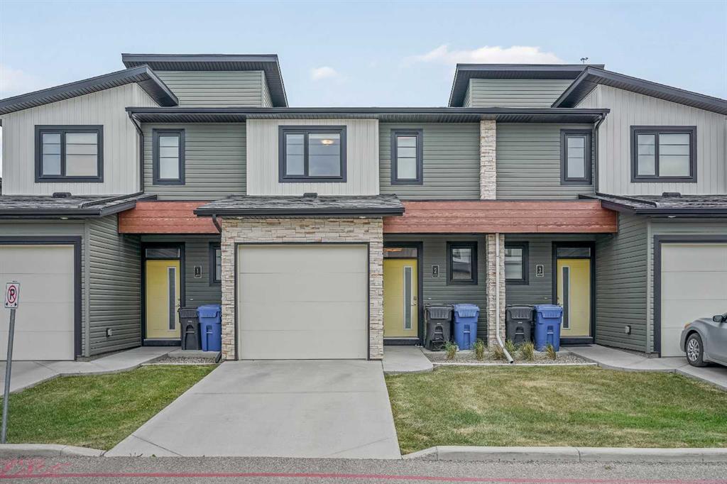 Picture of 2, 422 Highlands Boulevard W, Lethbridge Real Estate Listing