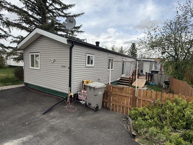 Picture of 315 Minto Street , Granum Real Estate Listing