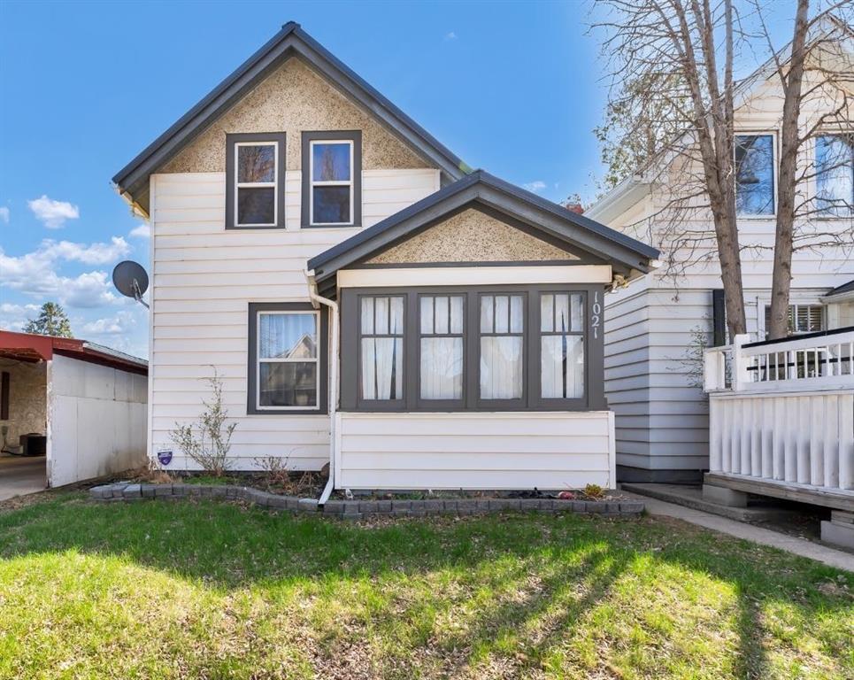 Picture of 1021 Balmoral Street , Medicine Hat Real Estate Listing
