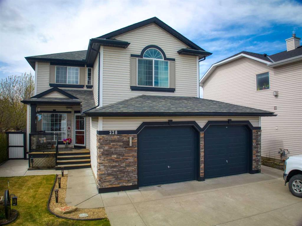 Picture of 228 Oakmere Place , Chestermere Real Estate Listing