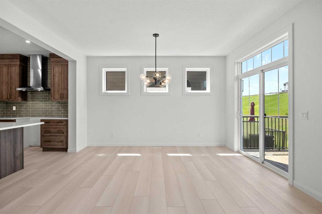 Picture of 278 Creekstone Hill SW, Calgary Real Estate Listing