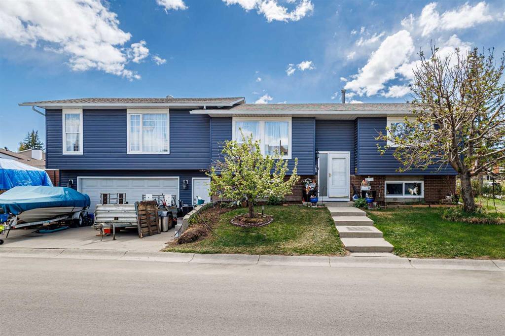 Picture of 169 Beddington Circle NE, Calgary Real Estate Listing