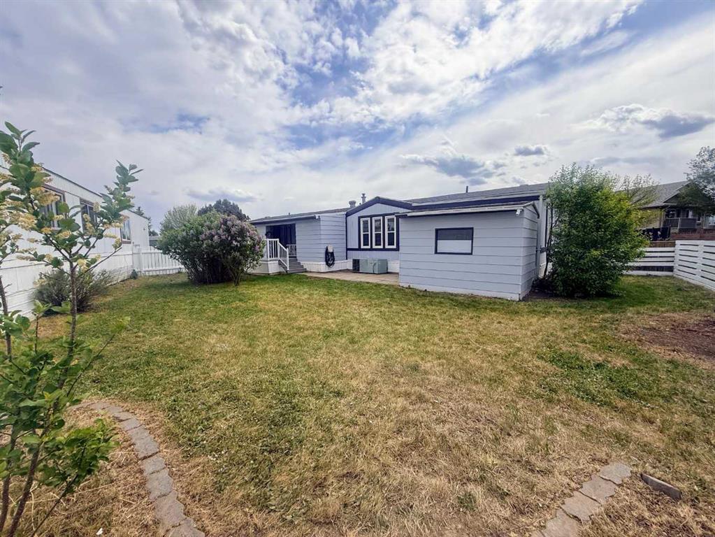 Picture of 301, 2300 13 Street N, Lethbridge Real Estate Listing