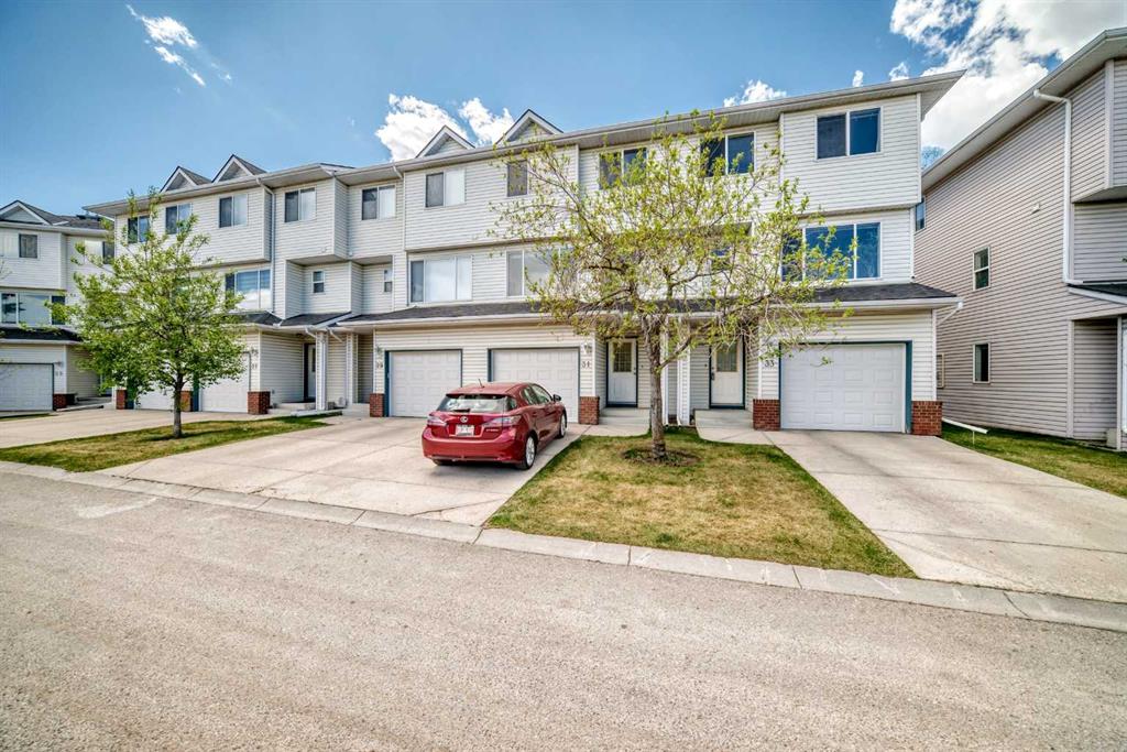 Picture of 31 Harvest Oak Circle NE, Calgary Real Estate Listing