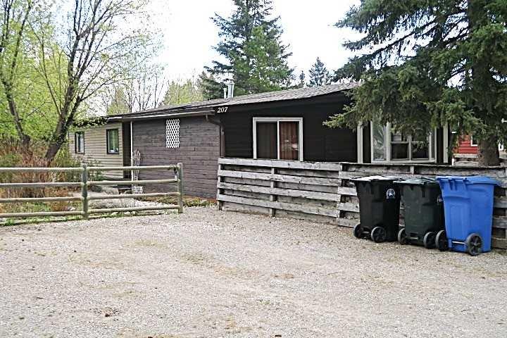 Picture of 207 4 Street NW, Sundre Real Estate Listing