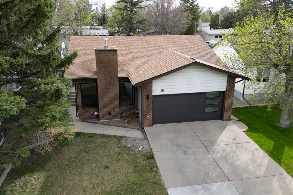 Picture of 418 Dieppe Boulevard S, Lethbridge Real Estate Listing